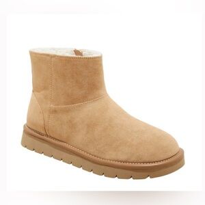 Universal Thread Tan Memory Foam Boots